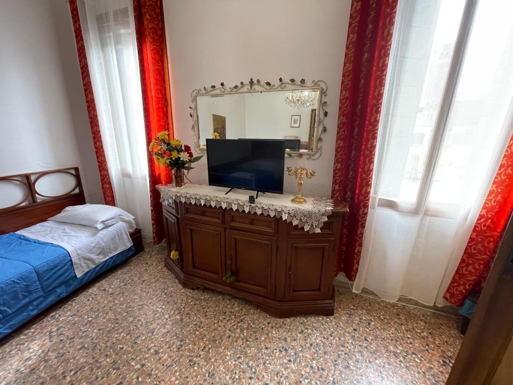 Princess Guest House Canal View Venise Extérieur photo