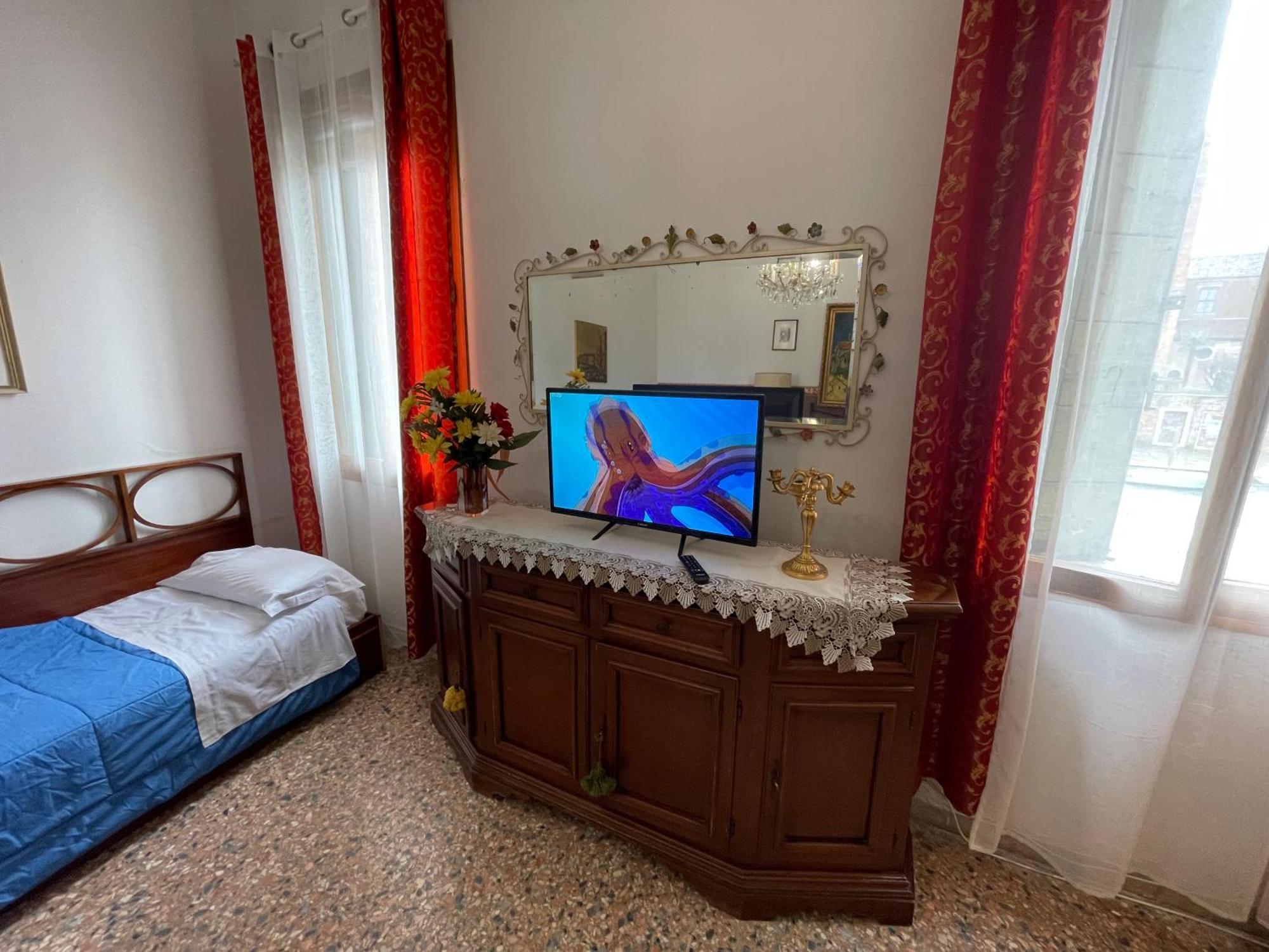 Princess Guest House Canal View Venise Extérieur photo