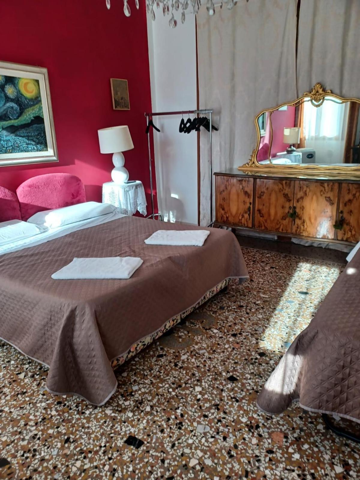 Princess Guest House Canal View Venise Extérieur photo