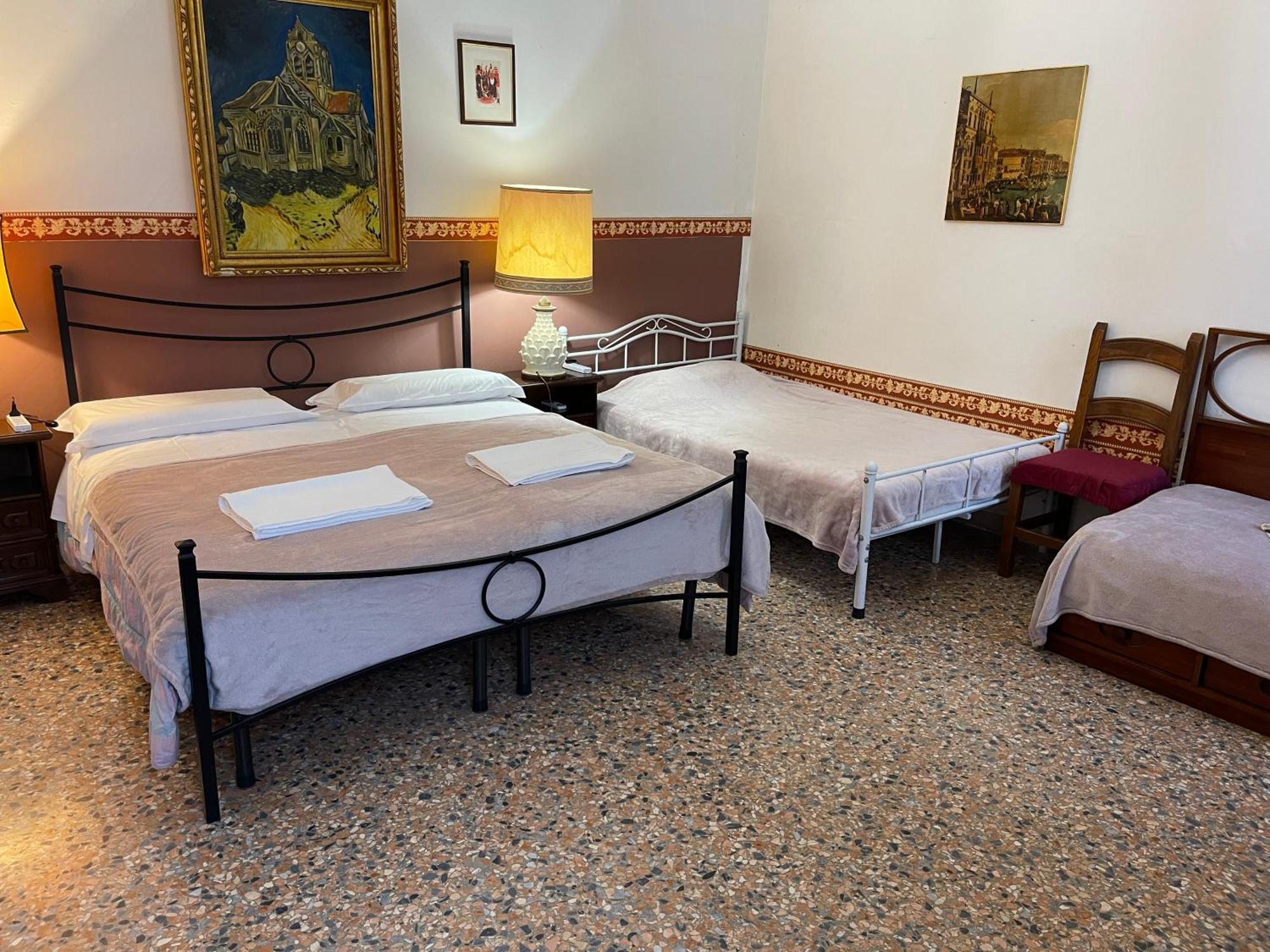 Princess Guest House Canal View Venise Extérieur photo
